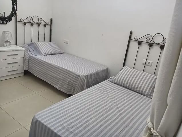 2 slaapkamer Finca/Landhuis te huur in Maro - Cuevas de Nerja, Nerja met zwembad garage - € 900 (Ref: 10098709)