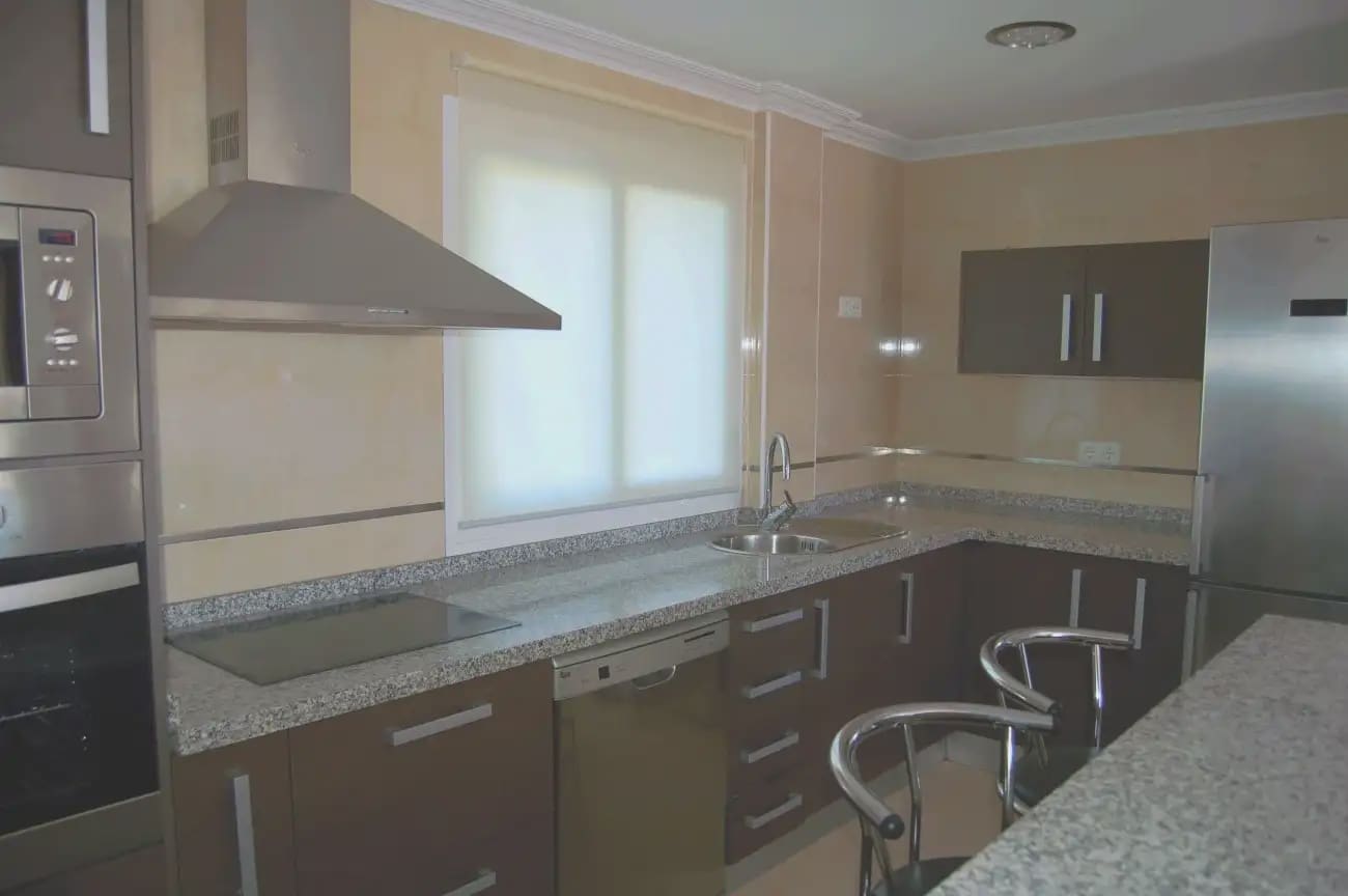 Penthouse de 3 chambres à louer à Torrox avec piscine garage - 2 000 € (Ref: 10144864)