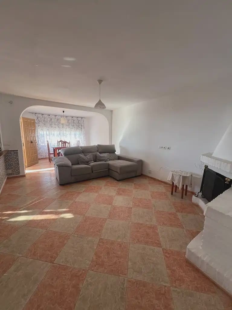 3 soveværelse Villa til leje i Torrox med swimmingpool garage - € 1.000 (Ref: 10165617)