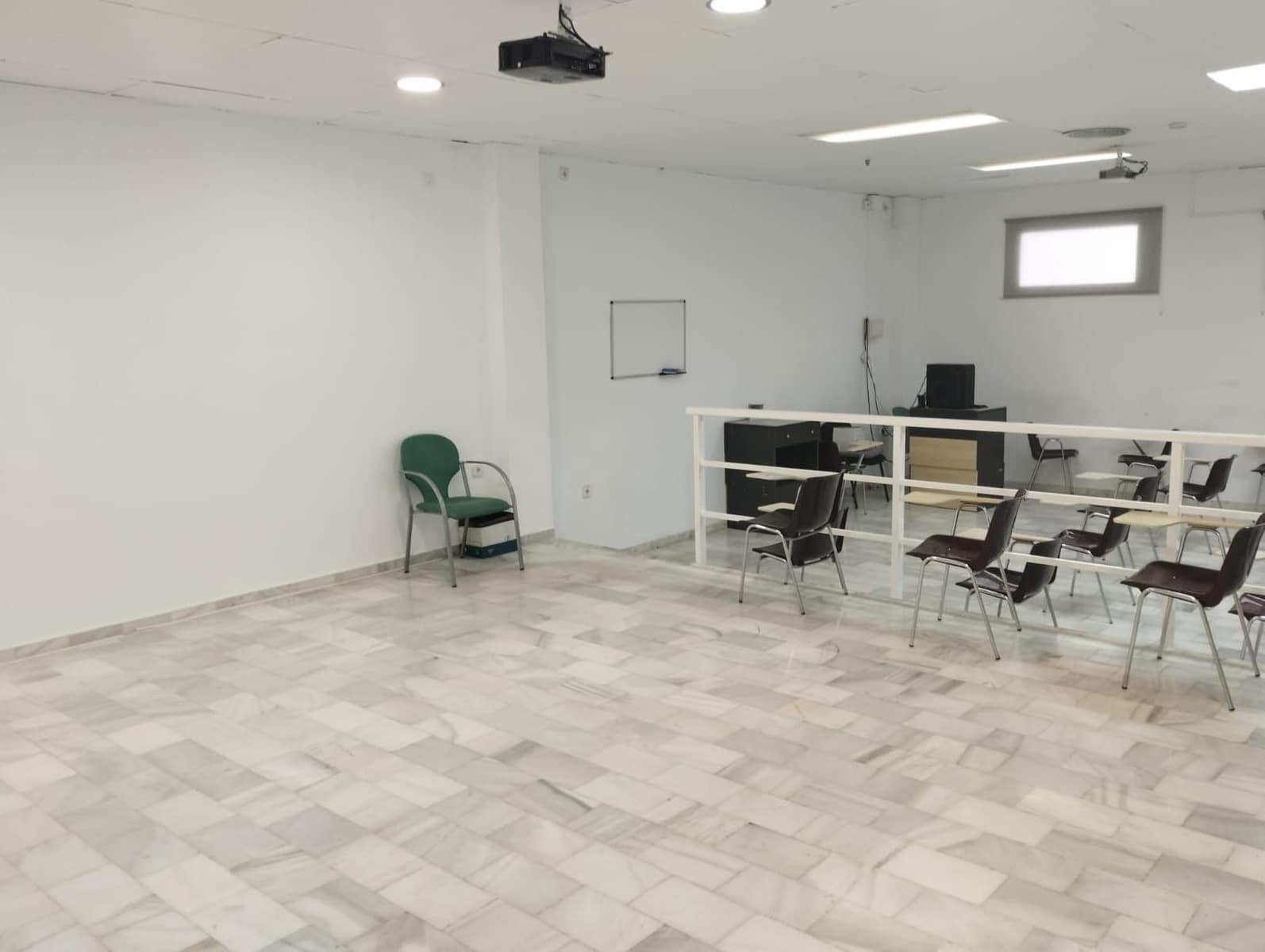 Kommersiell till salu i Nerja - 199 900 € (Ref: 7657462)