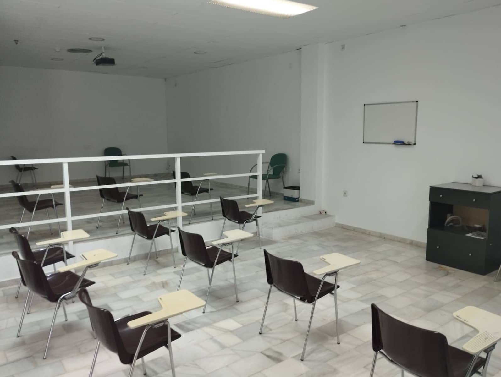 Kommersiell till salu i Nerja - 199 900 € (Ref: 7657462)