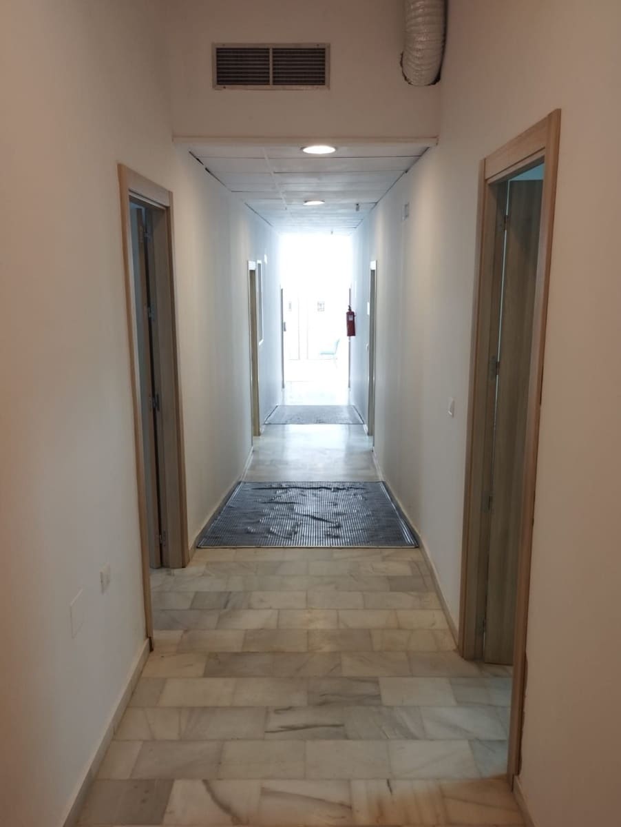 Kommersiell till salu i Nerja - 199 900 € (Ref: 7657462)