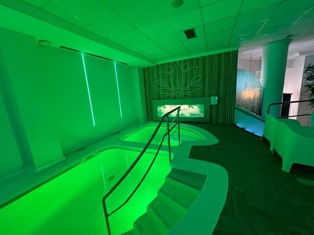 Commercieel te koop in Chaparil - Torrecilla - Punta Lara, Nerja - € 550.000 (Ref: 8142591)