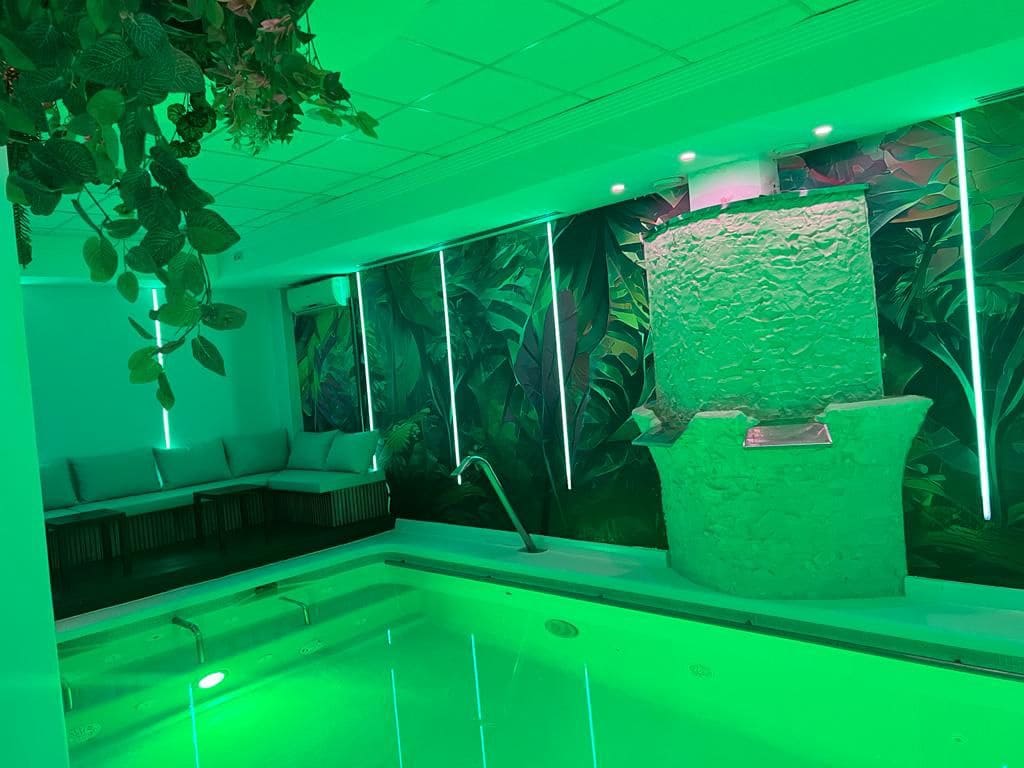 Kommersiell til salgs i Nerja - € 550 000 (Ref: 8142591)