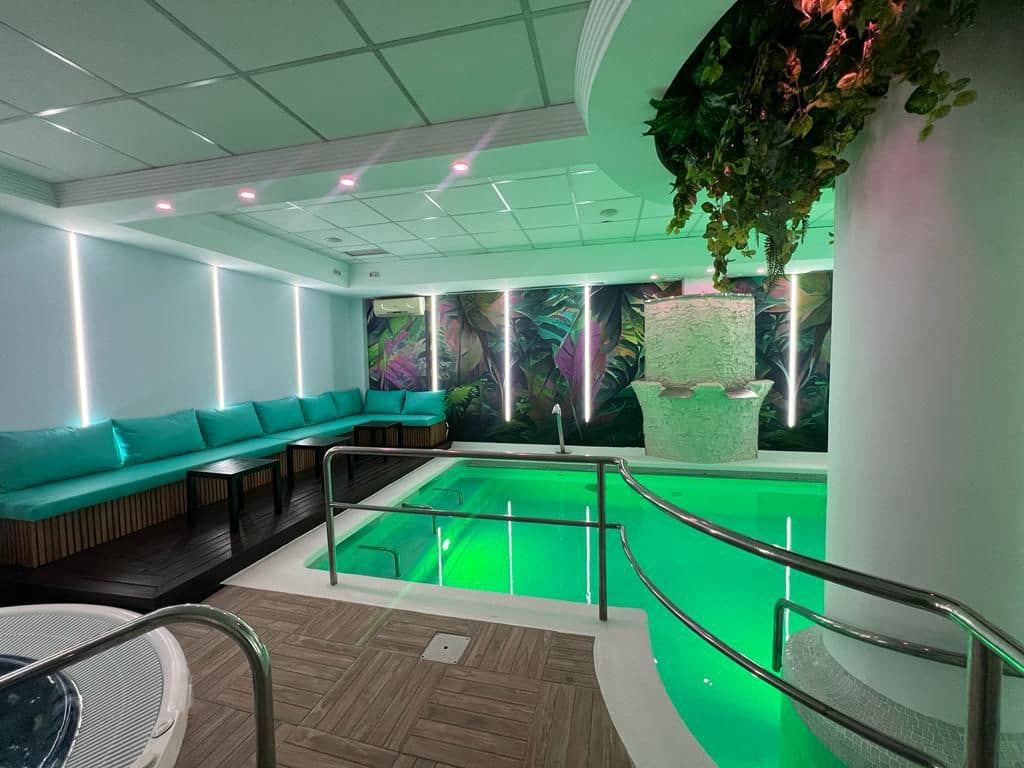 Kommersiell til salgs i Nerja - € 550 000 (Ref: 8142591)