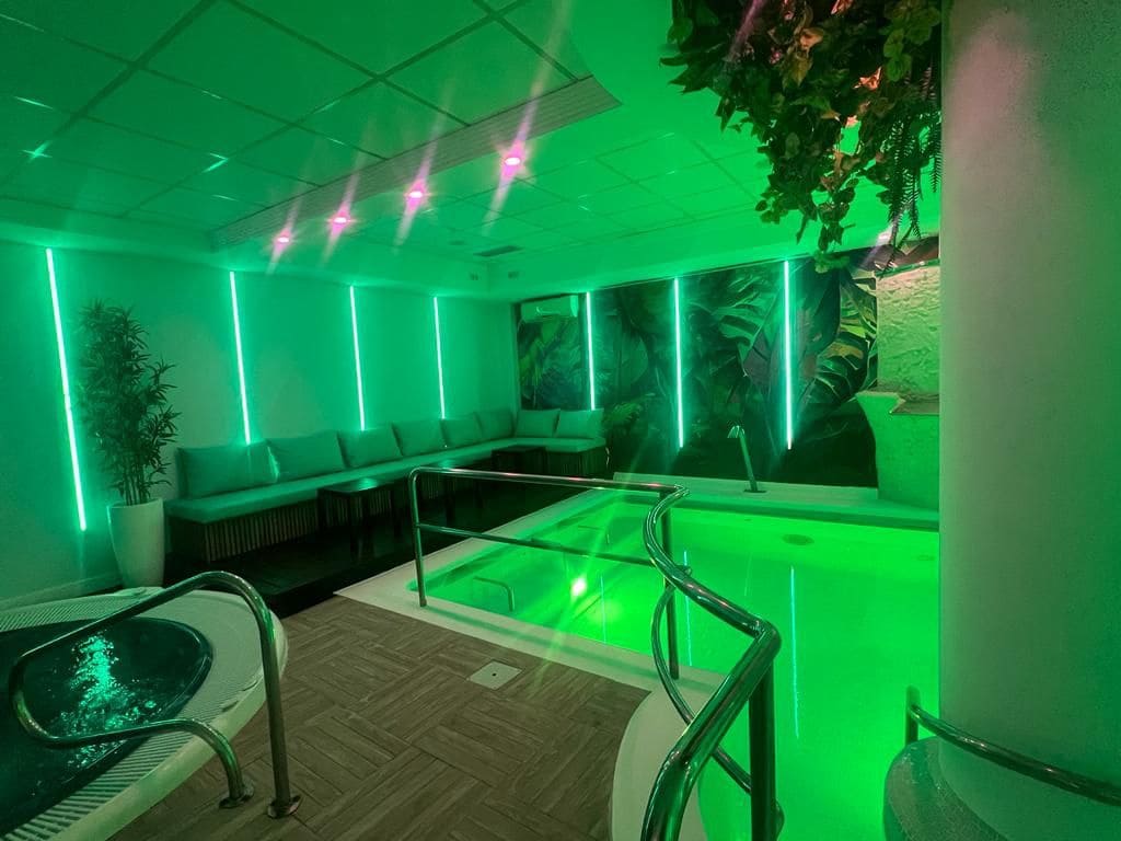 Kommersiell til salgs i Nerja - € 550 000 (Ref: 8142591)