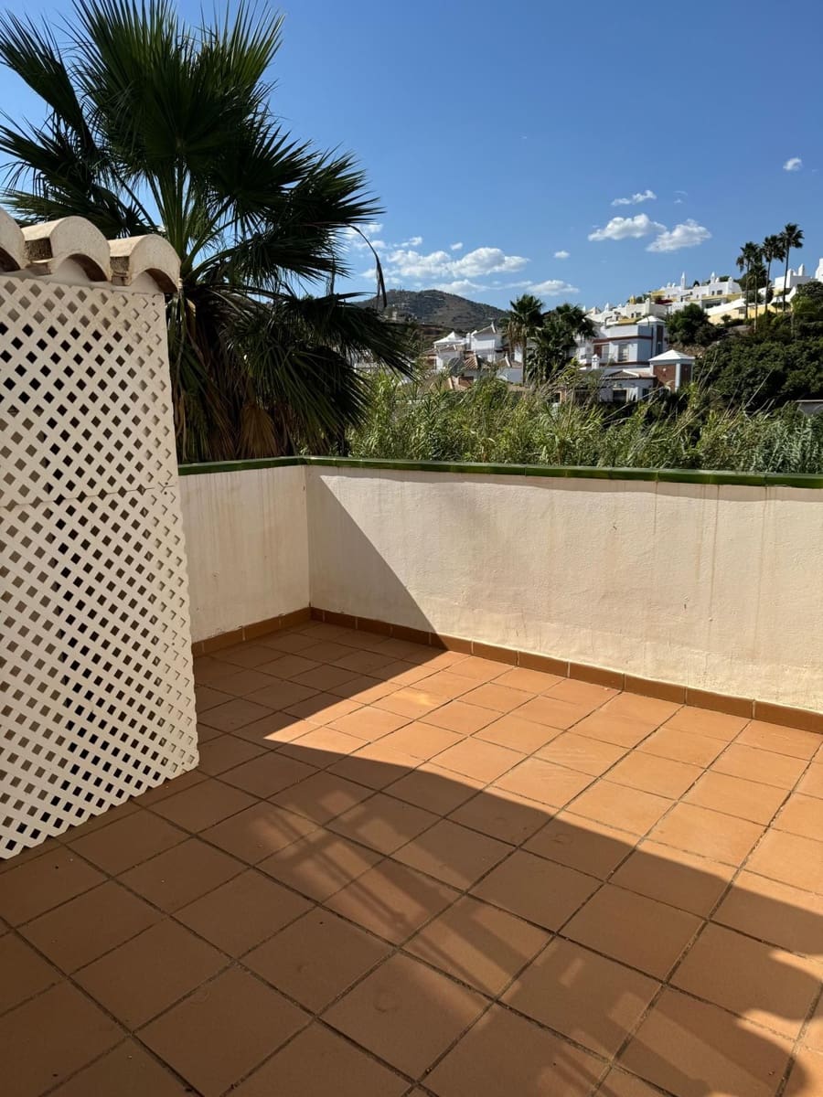 4 sypialnia Dom szeregowy na sprzedaż w Nerja z basenem - 390 000 € (Ref: 8321188)