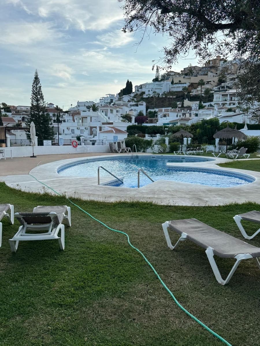 4 sypialnia Dom szeregowy na sprzedaż w Nerja z basenem - 390 000 € (Ref: 8321188)