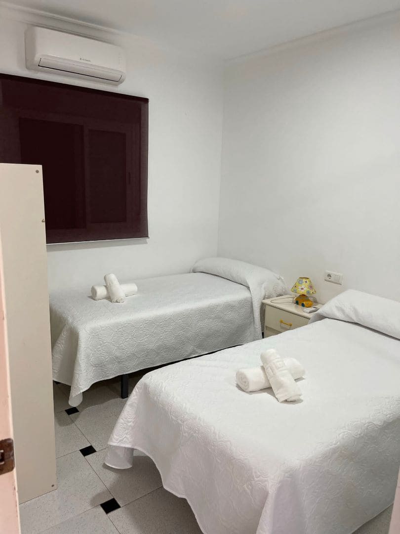 3 soveværelse Villa til leje i Nerja med swimmingpool garage - € 1.500 (Ref: 8758571)