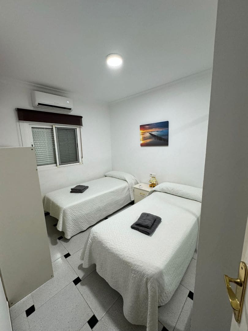 3 soveværelse Villa til leje i Nerja med swimmingpool garage - € 1.500 (Ref: 8758571)