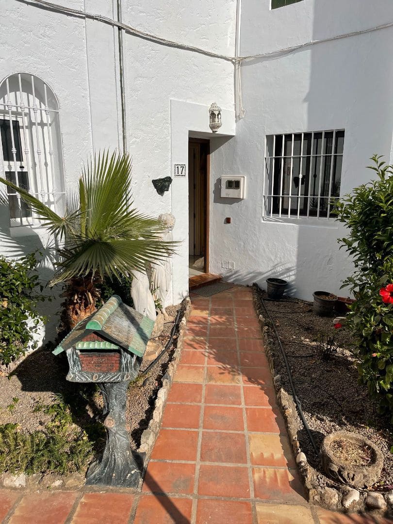 3 soveværelse Villa til leje i Nerja med swimmingpool garage - € 1.500 (Ref: 8758571)