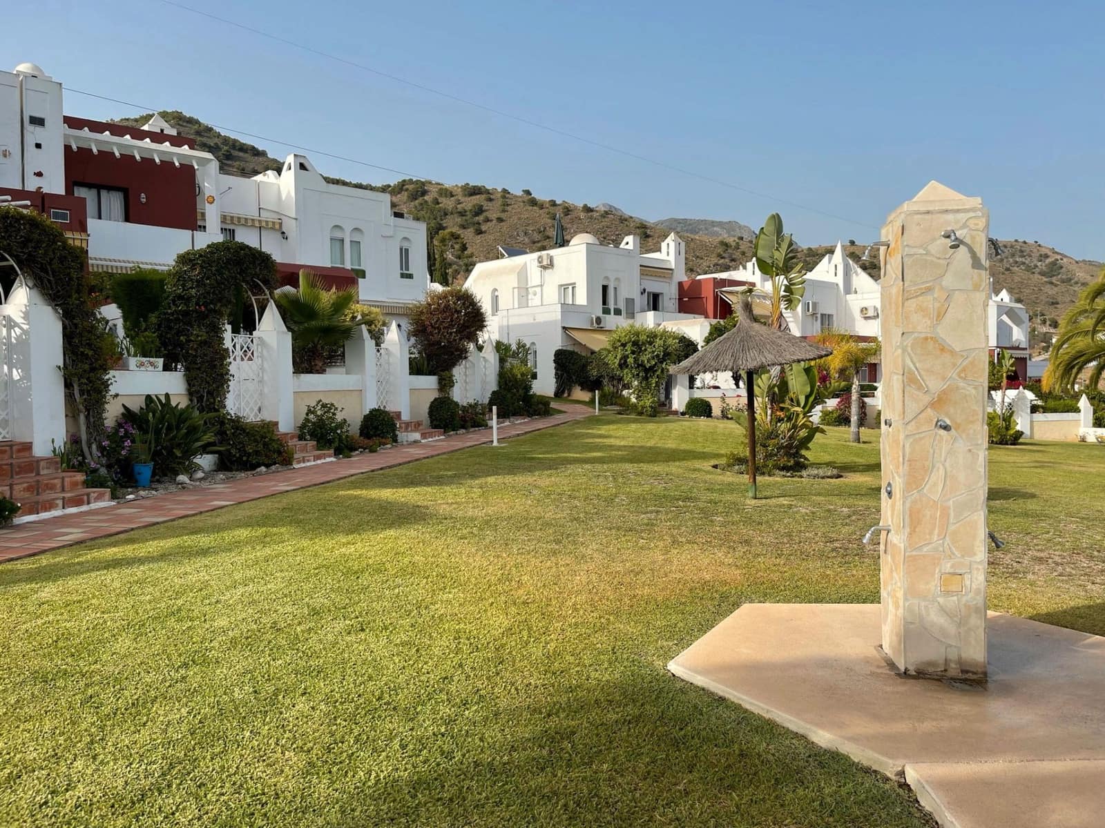 3 soveværelse Villa til leje i Nerja med swimmingpool garage - € 1.500 (Ref: 8758571)