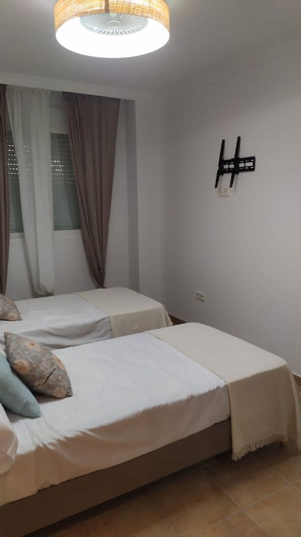 2 bedroom Apartment for sale in Almunecar with pool - € 199,000 (Ref: 8769051)