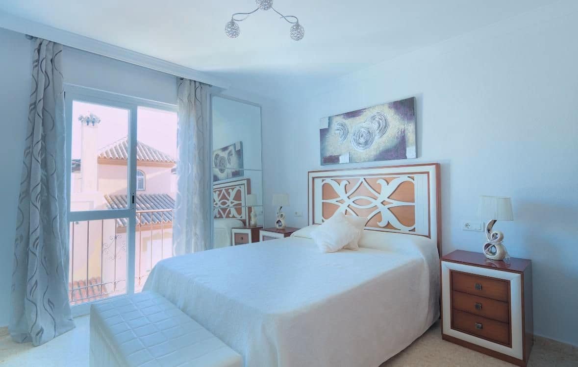 4 soveværelse Villa til salg i Velez-Malaga med swimmingpool garage - € 410.000 (Ref: 8802677)