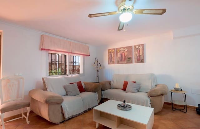 4 soveværelse Villa til salg i Torre del Mar, Vélez-Málaga med swimmingpool garage - € 410.000 (Ref: 8802677)