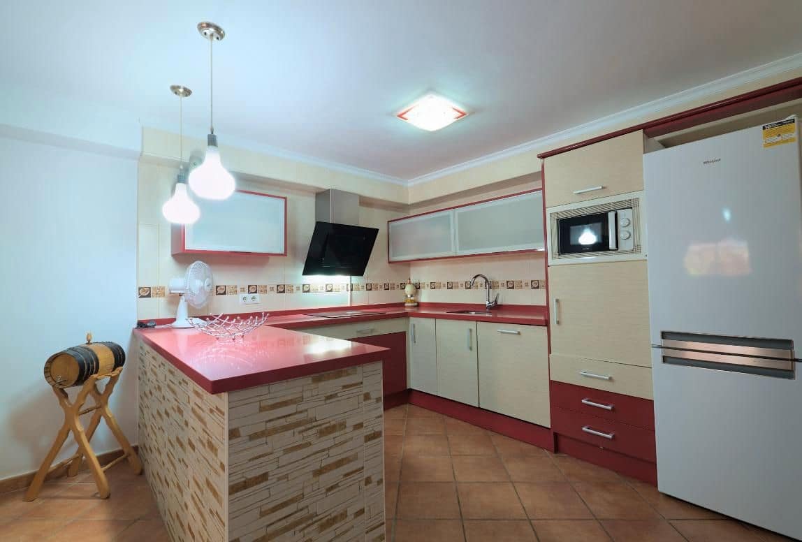 4 soveværelse Villa til salg i Velez-Malaga med swimmingpool garage - € 410.000 (Ref: 8802677)