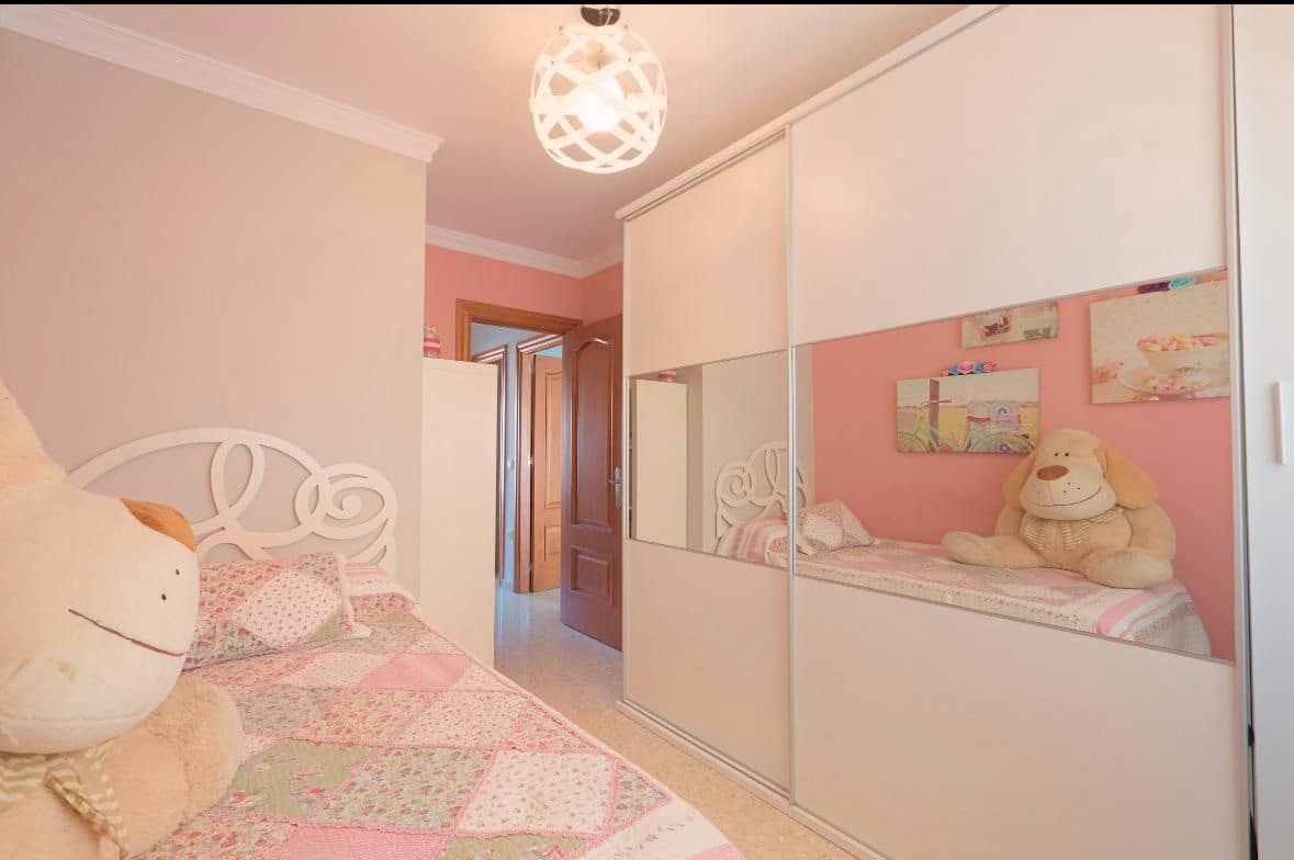 4 soveværelse Villa til salg i Velez-Malaga med swimmingpool garage - € 410.000 (Ref: 8802677)