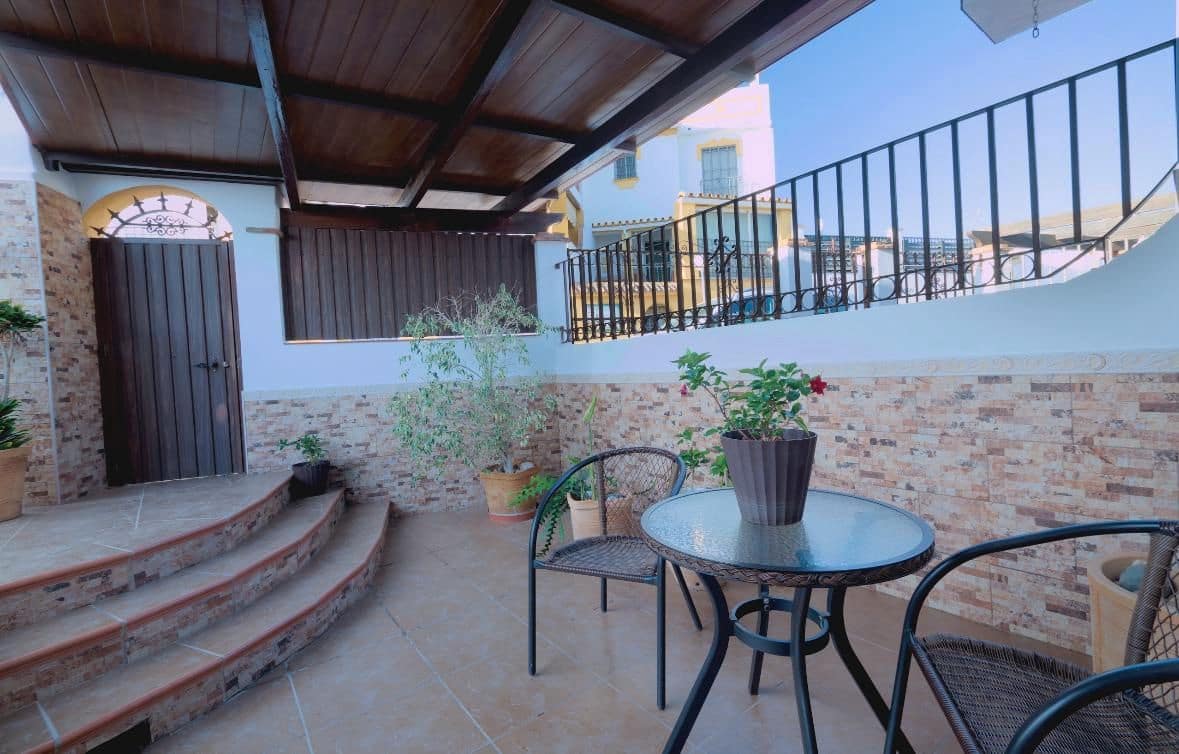 4 soveværelse Villa til salg i Velez-Malaga med swimmingpool garage - € 410.000 (Ref: 8802677)