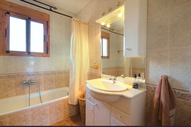 3 soverom Villa til salgs i Comares med svømmebasseng garasje - € 300 000 (Ref: 8848065)