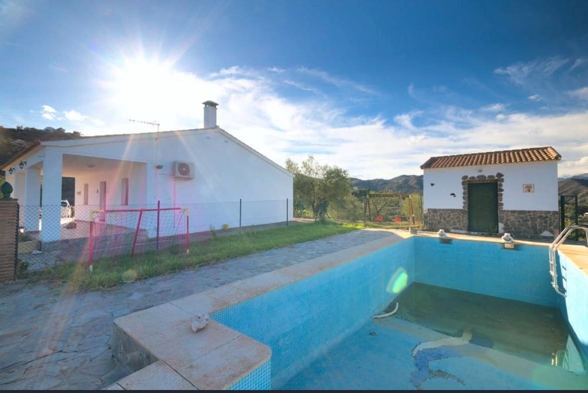 3 soverom Villa til salgs i Comares med svømmebasseng garasje - € 300 000 (Ref: 8848065)