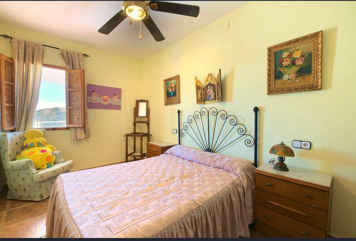 3 soverom Villa til salgs i Comares med svømmebasseng garasje - € 300 000 (Ref: 8848065)