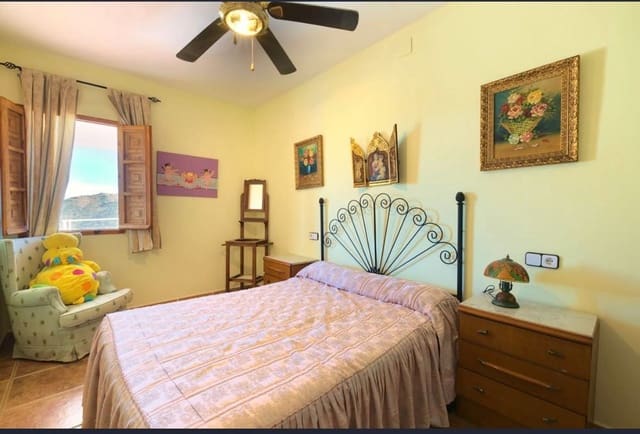 3 soverom Villa til salgs i Comares med svømmebasseng garasje - € 300 000 (Ref: 8848065)