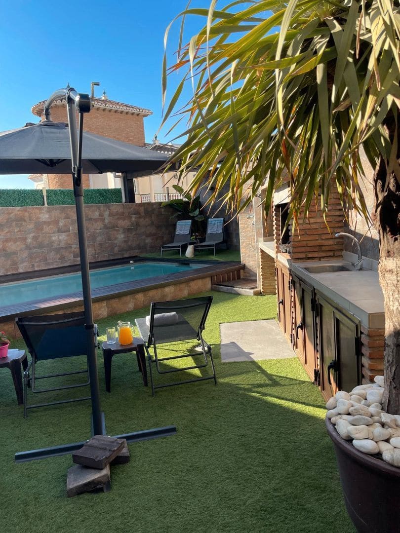 5 soveværelse Villa til salg i Nerja med swimmingpool - € 750.000 (Ref: 8909661)