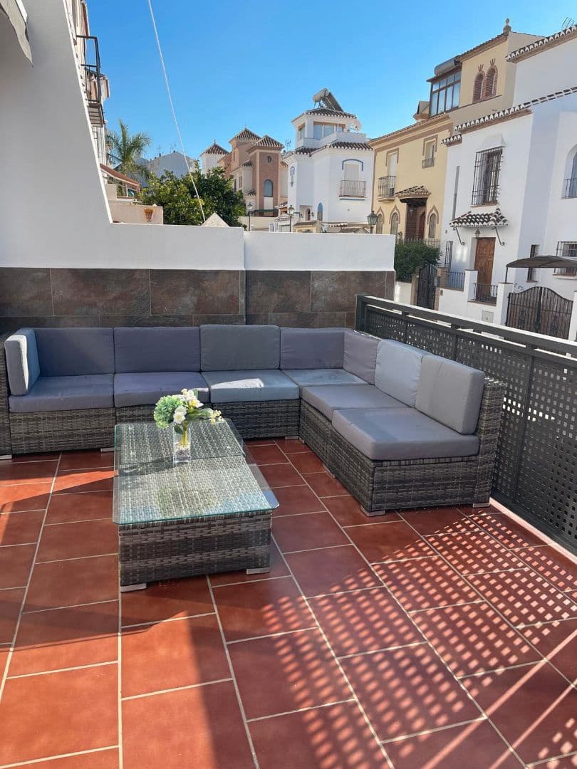 5 soveværelse Villa til salg i Nerja med swimmingpool - € 750.000 (Ref: 8909661)