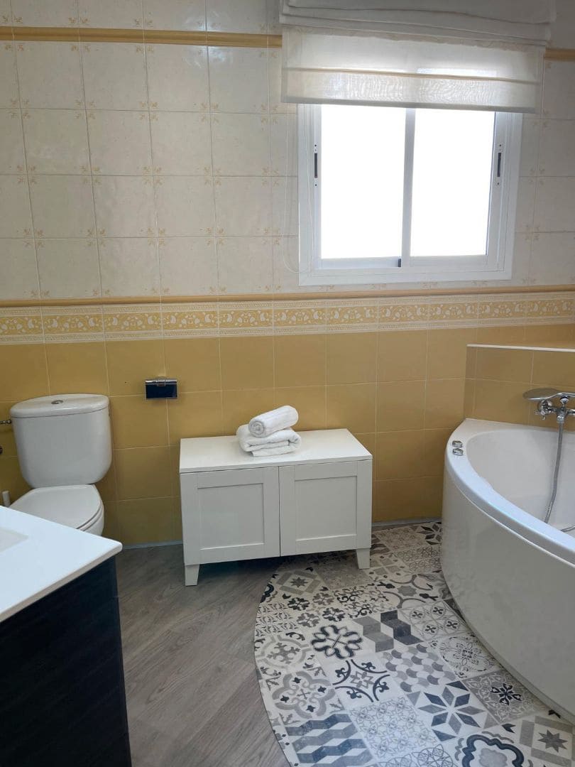 5 soveværelse Villa til salg i Nerja med swimmingpool - € 750.000 (Ref: 8909661)