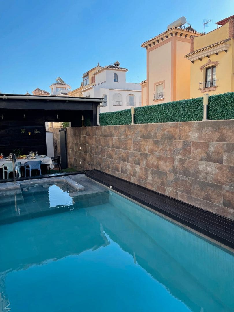5 soveværelse Villa til salg i Nerja med swimmingpool - € 750.000 (Ref: 8909661)