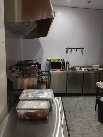 Local Commercial à louer à Centro, Nerja - 1 150 € (Ref: 8917482)