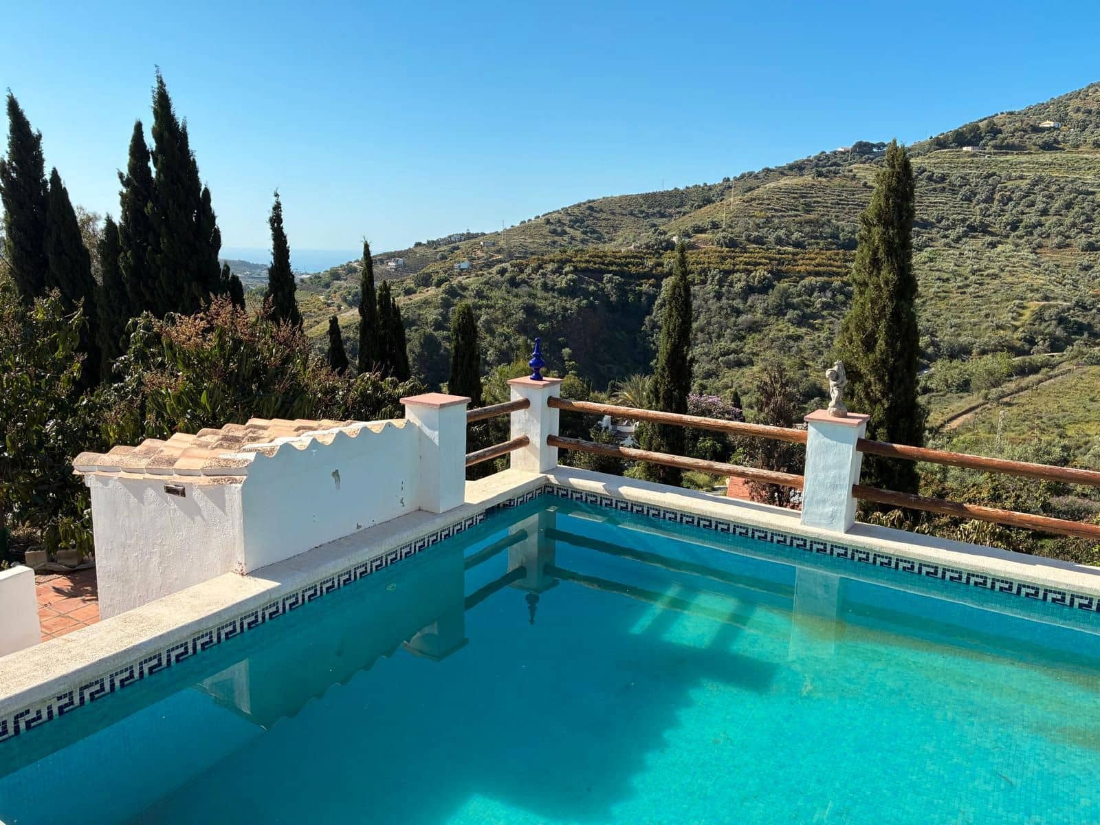 2 soveværelse Finca/Landehus til salg i Nerja med swimmingpool garage - € 640.000 (Ref: 8952237)