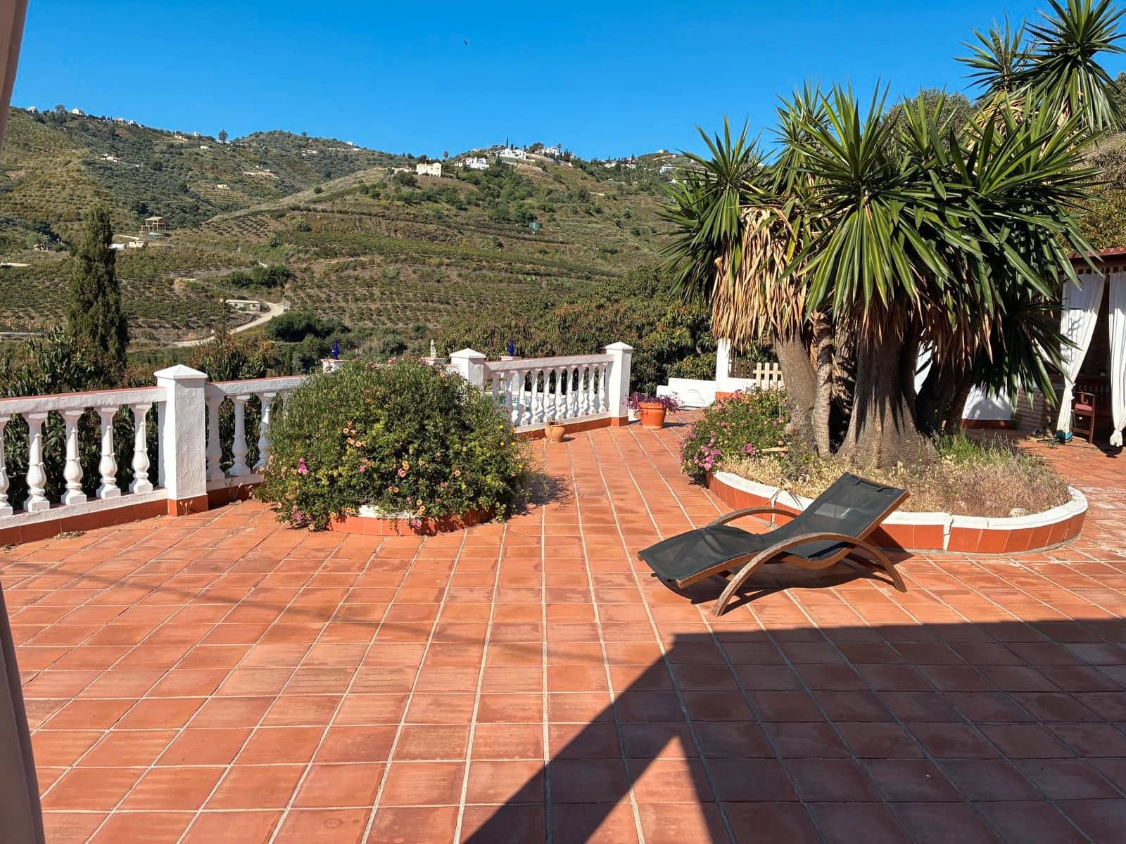 2 soveværelse Finca/Landehus til salg i Nerja med swimmingpool garage - € 640.000 (Ref: 8952237)
