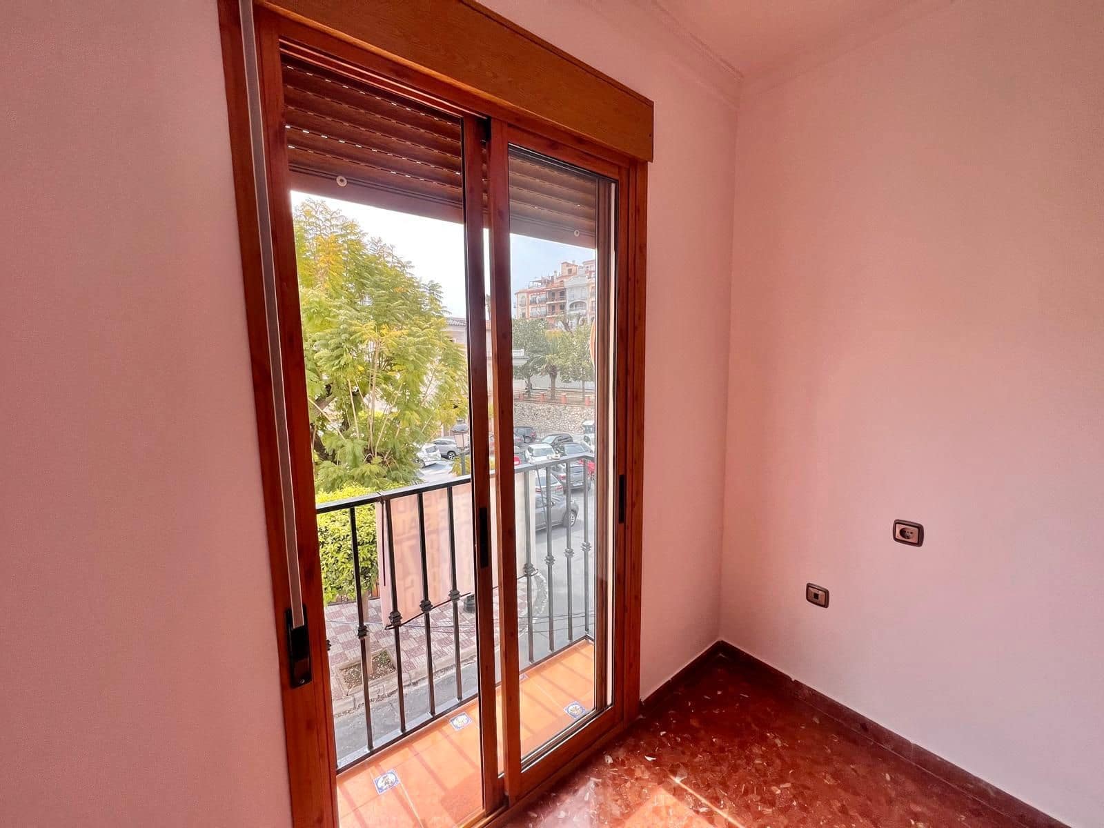 3 slaapkamer Flat te koop in Torrox met garage - € 250.000 (Ref: 8983230)