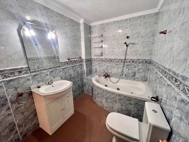 3 sypialnia Mieszkanie na sprzedaż w Torrox Pueblo, Torrox z garażem - 250 000 € (Ref: 8983230)