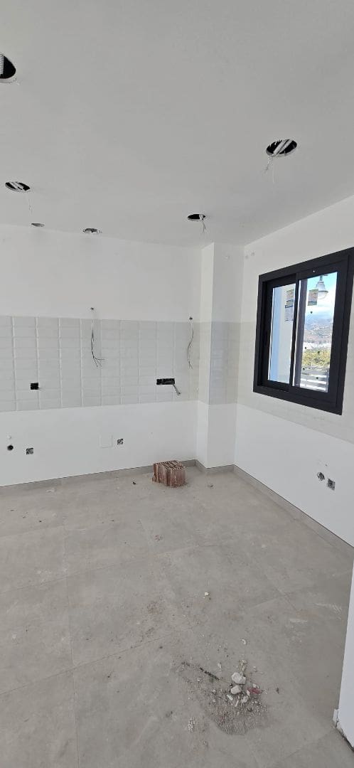 2 soverom Kjedet enebolig til salgs i Torrox med svømmebasseng garasje - € 319 000 (Ref: 9029052)