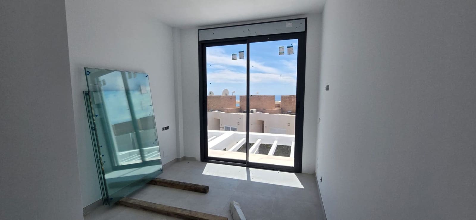 2 soverom Kjedet enebolig til salgs i Torrox med svømmebasseng garasje - € 319 000 (Ref: 9029052)