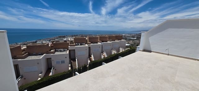 2 soveværelse Semi-Rækkehus til salg i El Peñoncillo, Torrox med swimmingpool garage - € 319.000 (Ref: 9029052)