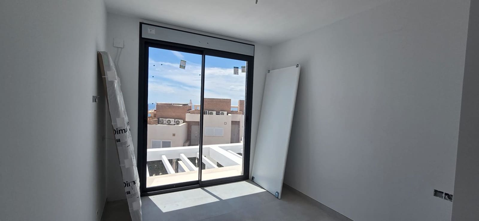 2 soverom Kjedet enebolig til salgs i Torrox med svømmebasseng garasje - € 319 000 (Ref: 9029052)