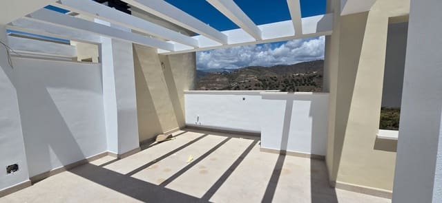 2 soveværelse Semi-Rækkehus til salg i El Peñoncillo, Torrox med swimmingpool garage - € 319.000 (Ref: 9029052)