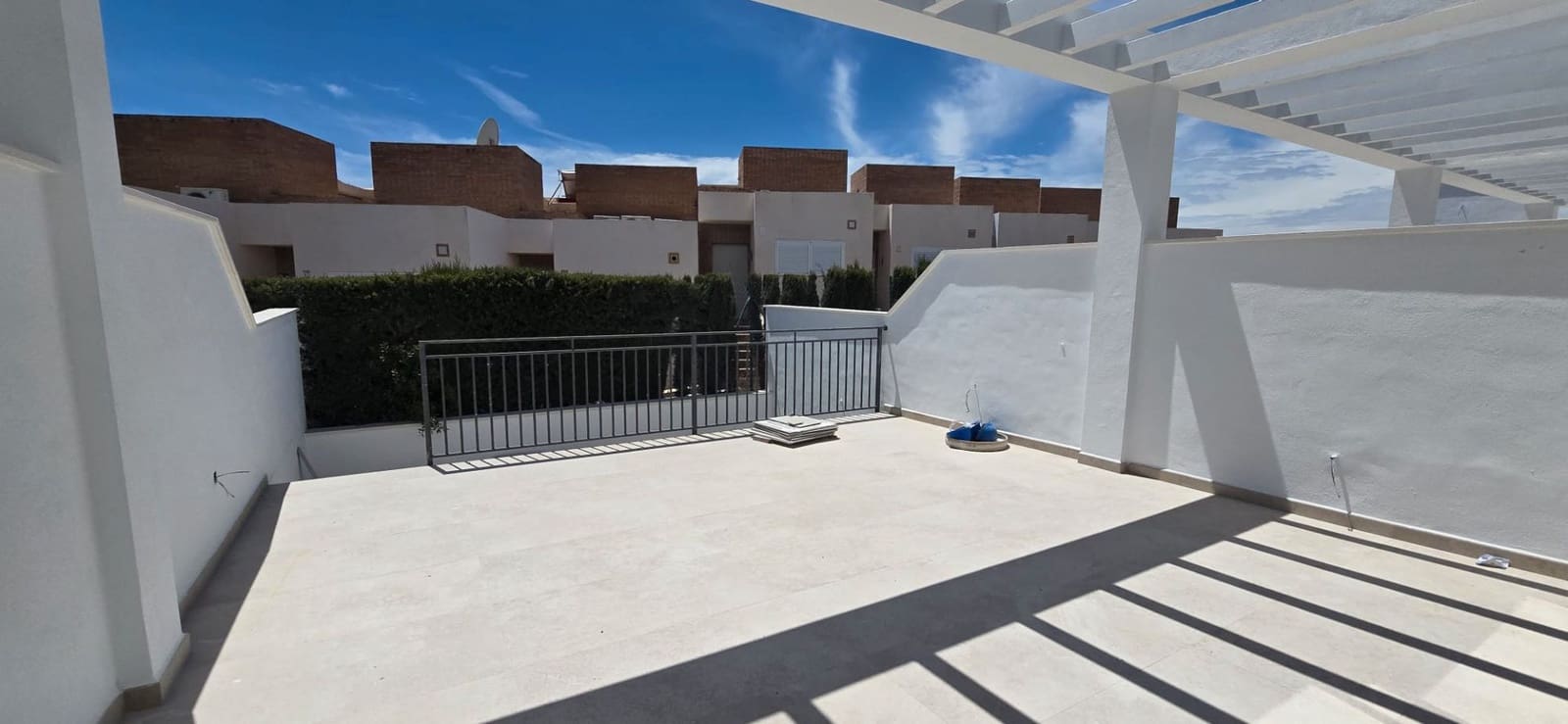 2 soverom Kjedet enebolig til salgs i Torrox med svømmebasseng garasje - € 319 000 (Ref: 9029052)