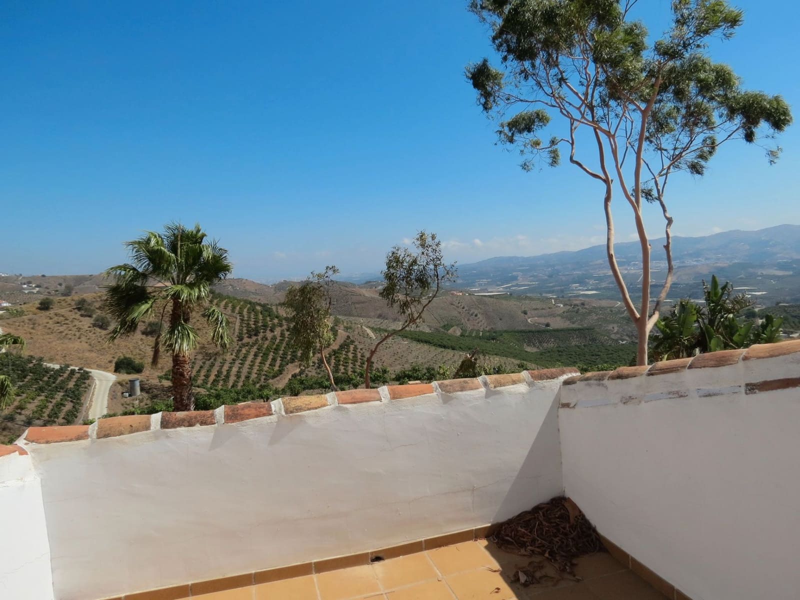 Villa/Maison de 3 chambres à louer à Velez-Malaga avec piscine garage - 2 600 € (Ref: 9096993)