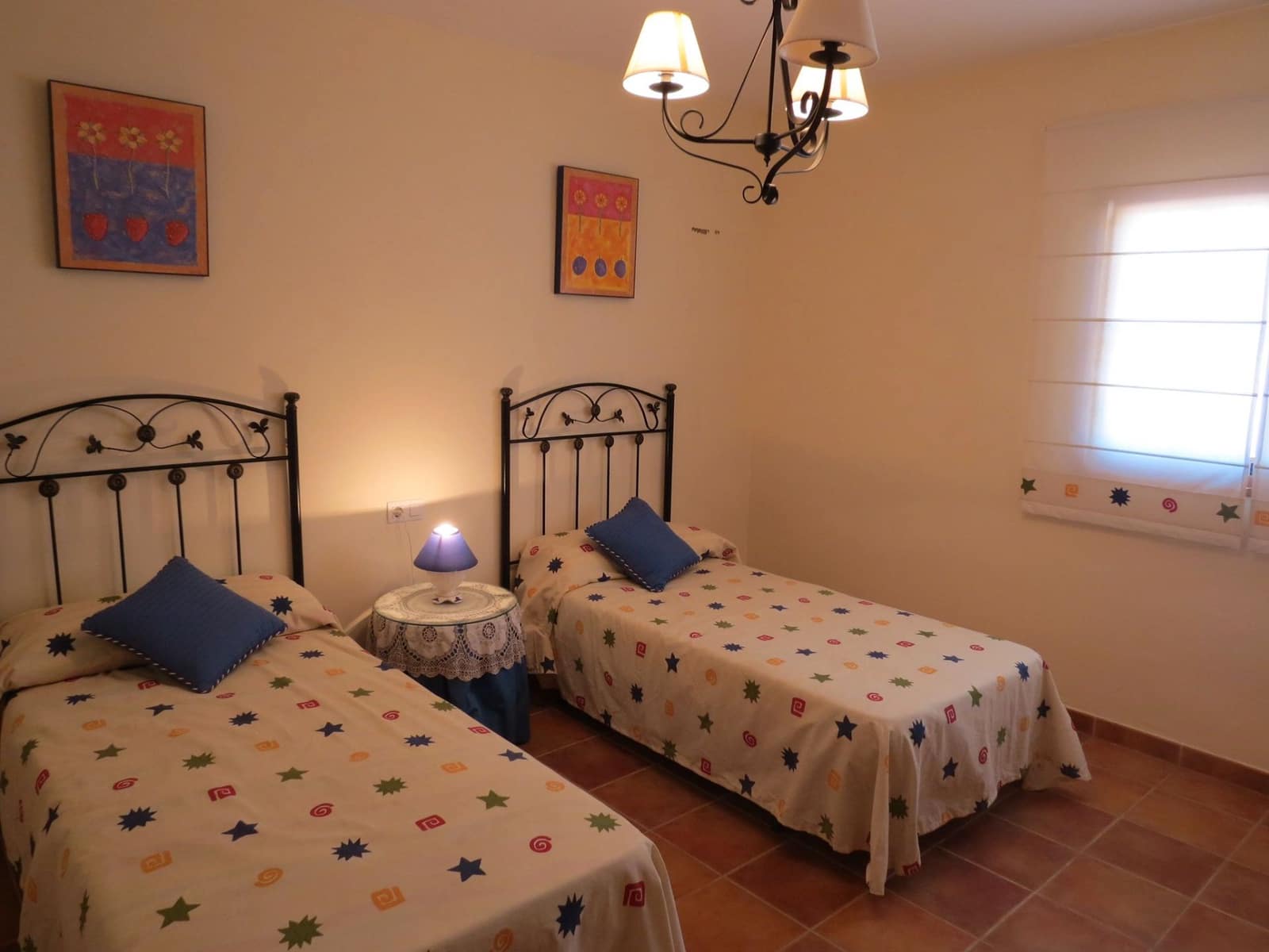 Villa/Maison de 3 chambres à louer à Velez-Malaga avec piscine garage - 2 600 € (Ref: 9096993)