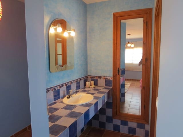 3 soveværelse Villa til leje i Vélez-Málaga med swimmingpool garage - € 2.600 (Ref: 9096993)