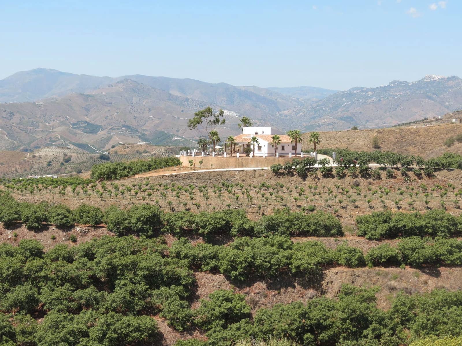Villa/Maison de 3 chambres à louer à Velez-Malaga avec piscine garage - 2 600 € (Ref: 9096993)