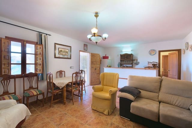 3 soveværelse Finca/Landehus til salg i Comares med swimmingpool garage - € 300.000 (Ref: 9190201)