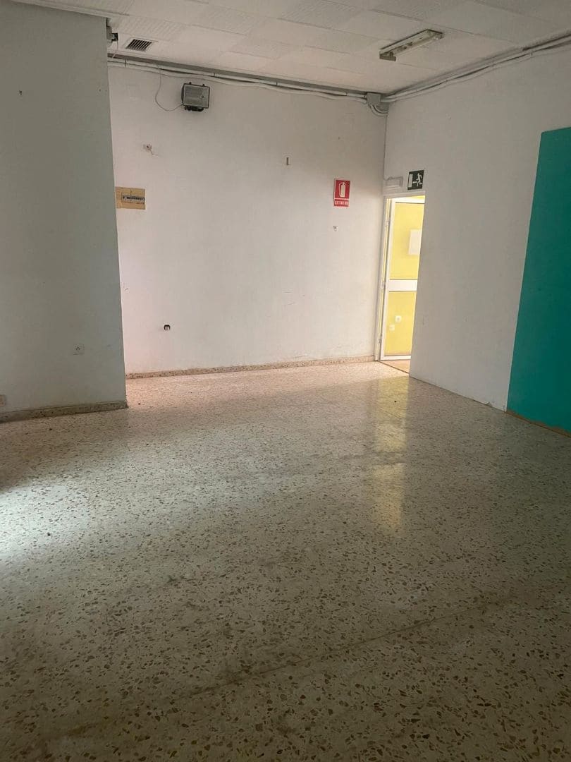 Kommersiell til salgs i Nerja - € 275 000 (Ref: 9207842)