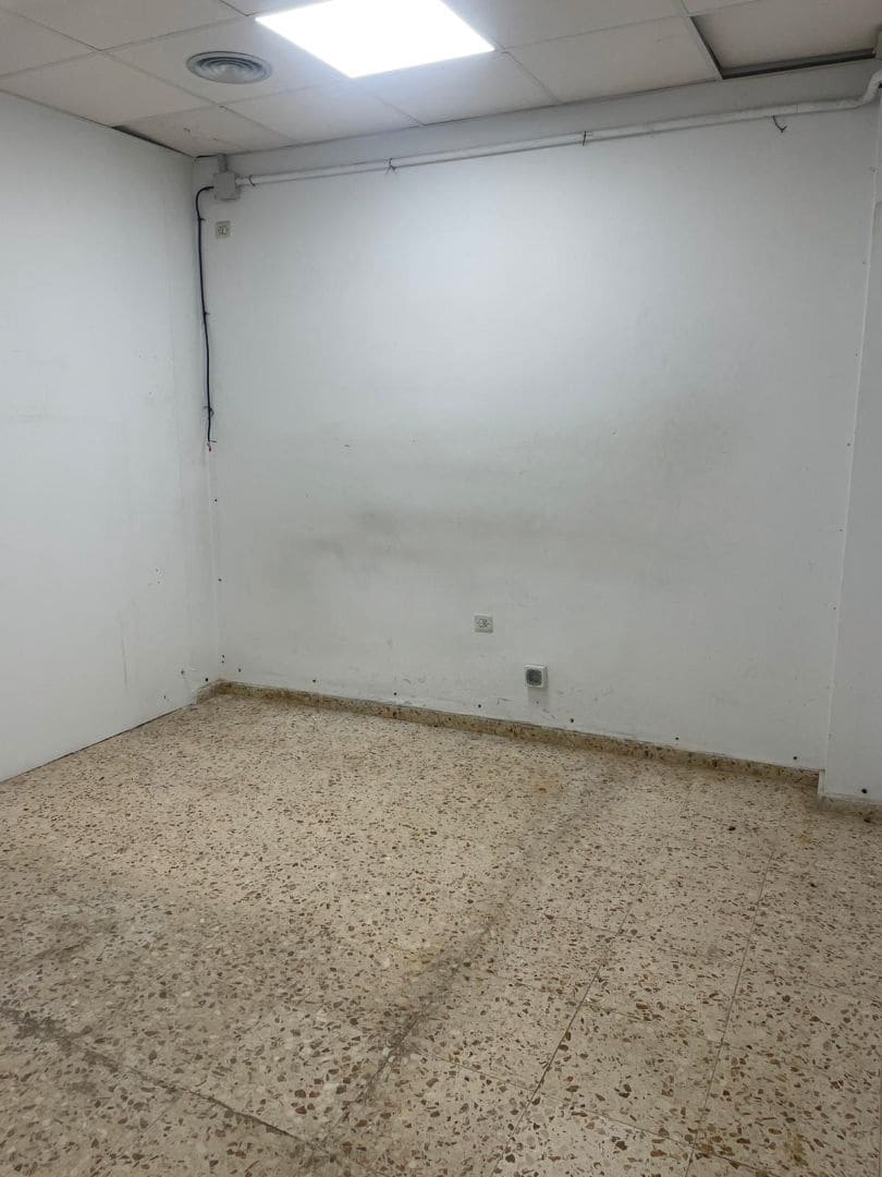 Kommersiell til salgs i Nerja - € 275 000 (Ref: 9207842)