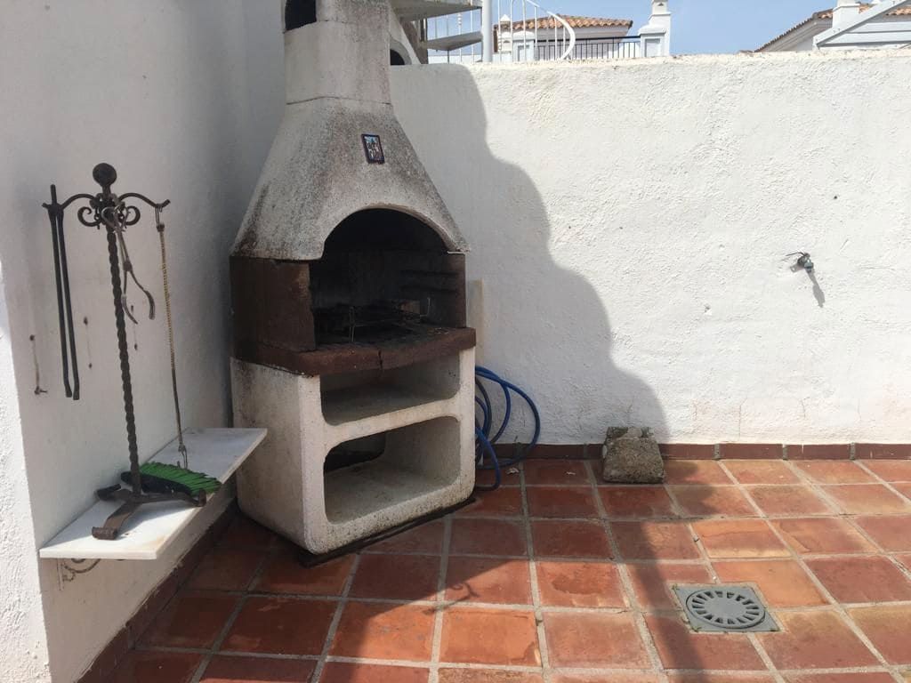 1 soverom Leilighet til leie i Torrox med svømmebasseng - € 800 (Ref: 9221885)