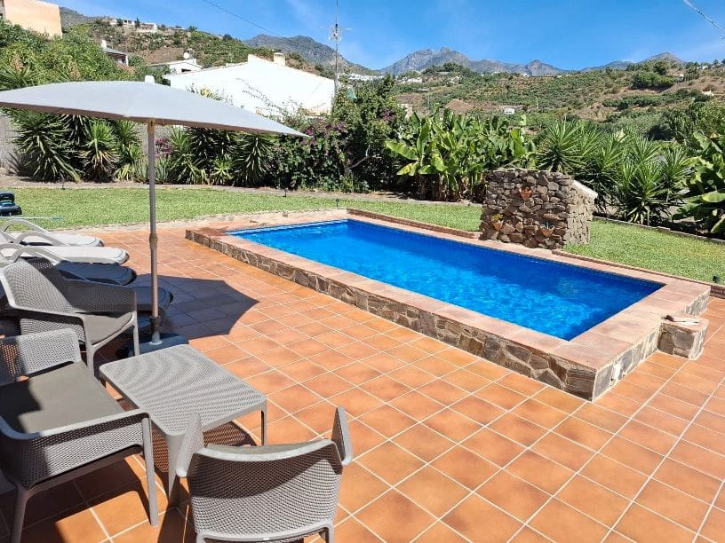 1 quarto Quinta/Casa Rural para venda em Frigiliana com piscina garagem - 365 000 € (Ref: 9231384)